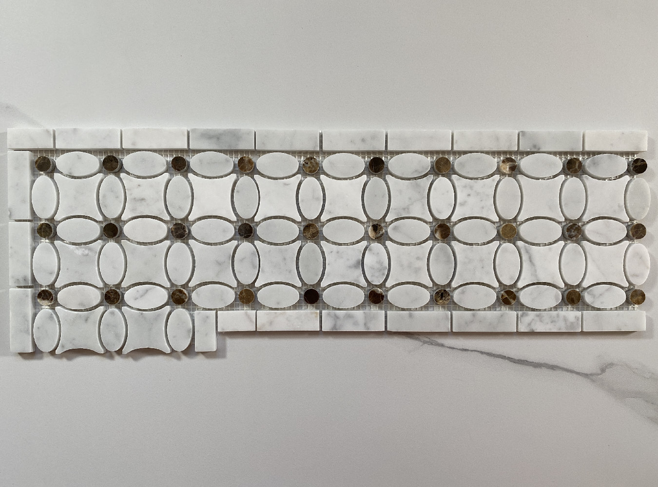 C9C4CXP White Carrara Bianco Marble Flower Mosaic Border Corner Tile Polished
