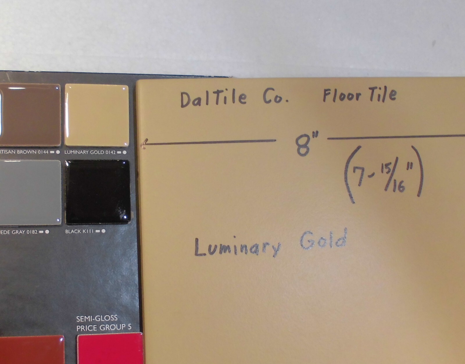 1 pc. Pale Yellow – Gold Color: Daltile Co. Ceramic Floor Tile: 8″ X 8″ NEW
