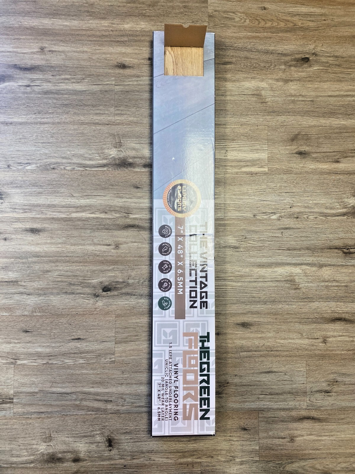 Vinyl Floor Interlocking 19.49 SqFt Oak Color Wood Grain 7″x48 Planks (8)