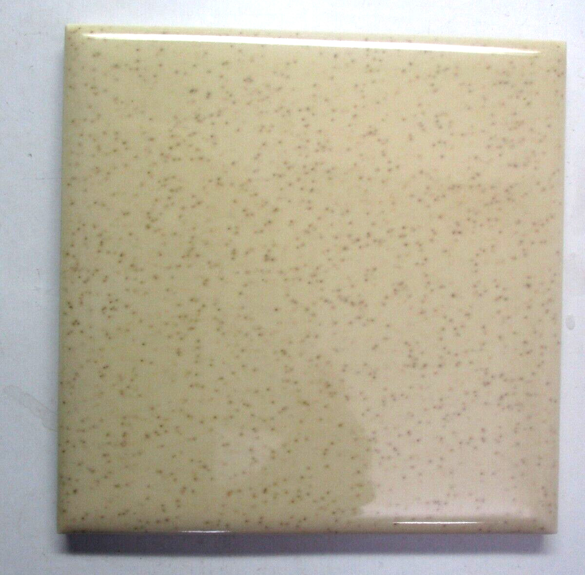 Mosaic USA 4-3/8″ Gloss Brown Specks on Beige 1 Ceramic Wall Tile 1950 Retro Vtg