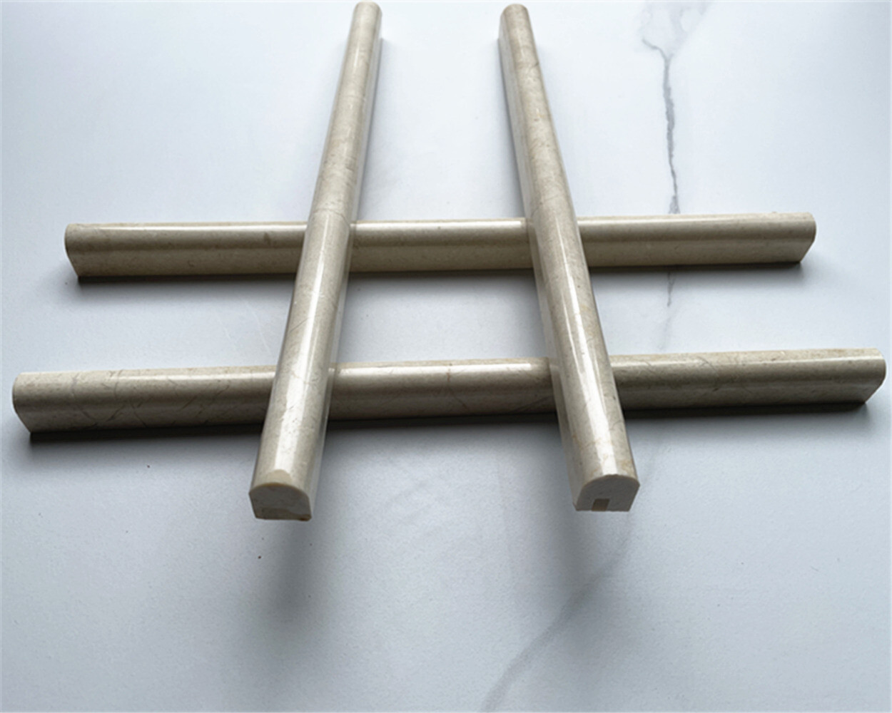 M18P Crema Marfil Marble 3/4×12 Pencil Liner Trim Molding Polished