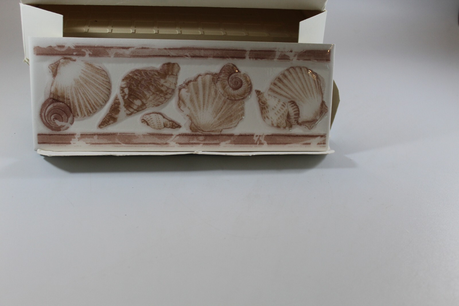 8″ x 3″ Decorative Wall Border Tile Shells Russet Tan & White Each Ceramic