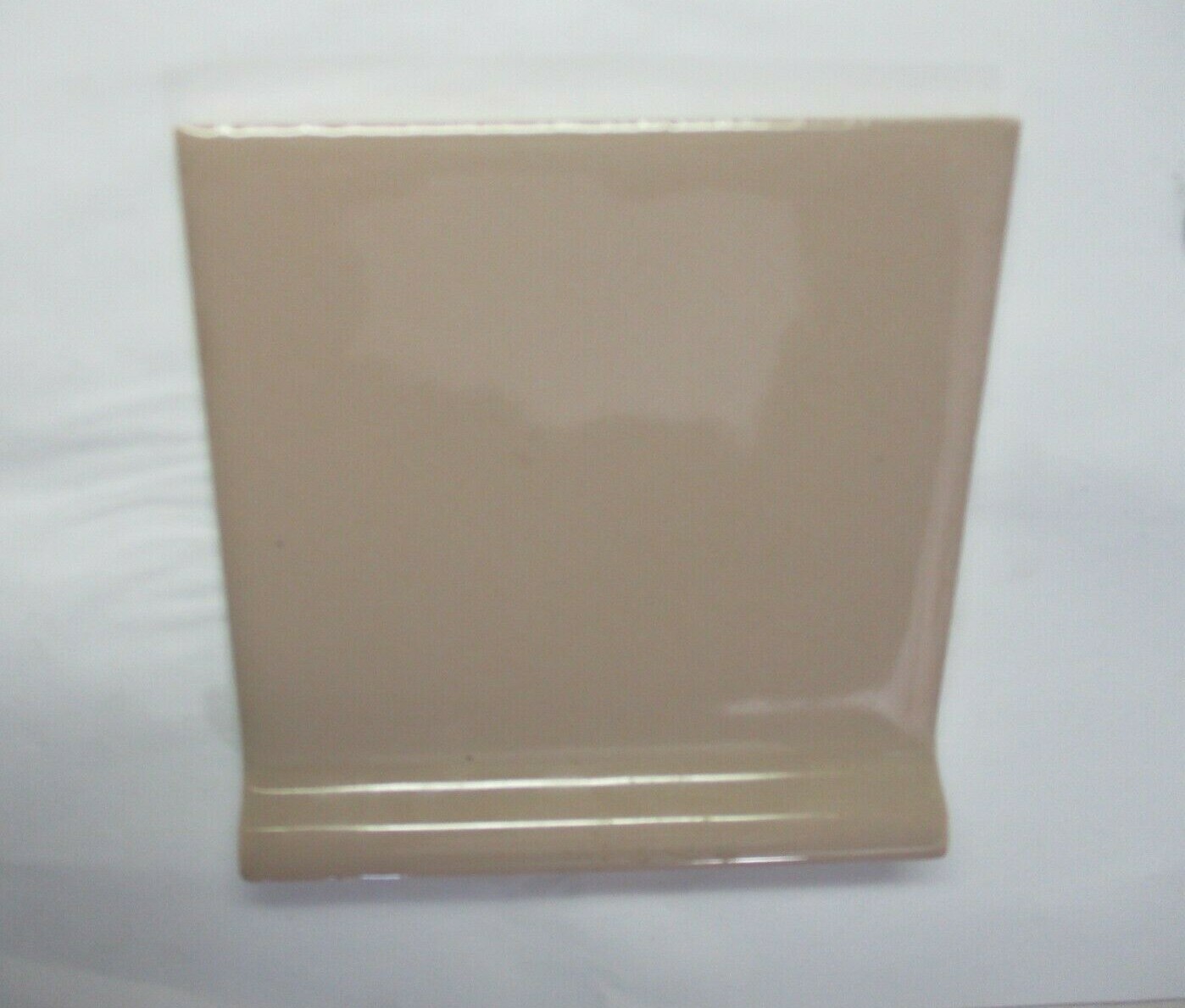 1 Cove Base Tile Wheeling USA 4-3/8″ Gloss Latte Dark Beige Ceramic Wall MCM Vtg