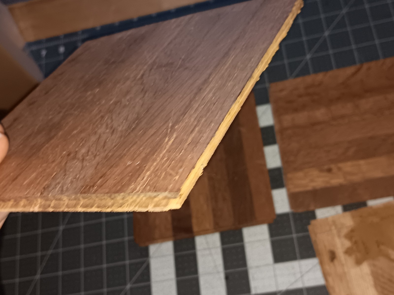 OAK RECLAIM PARQUET ( 4 pieces of 7 finger Bruce flooring ) = 1 SQ FT / Used