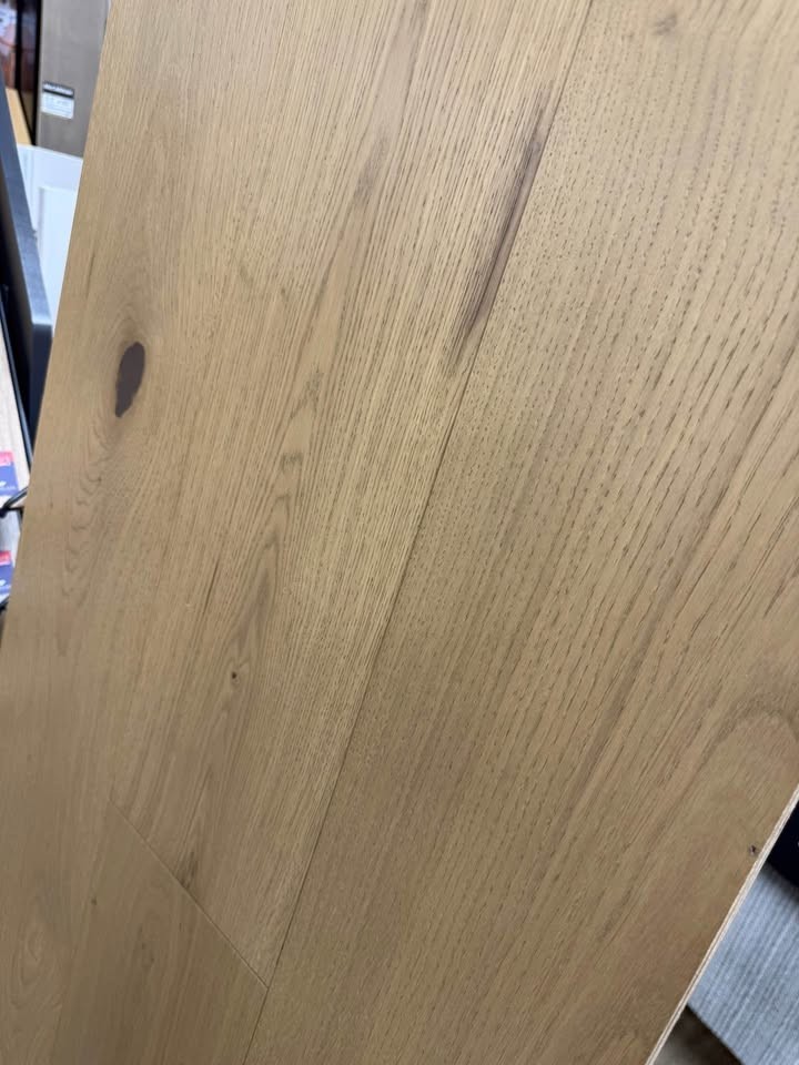 Earthwerks White Oak Engineered Hardwood Color Terrassa 9/16″ thick 7.5 w planks