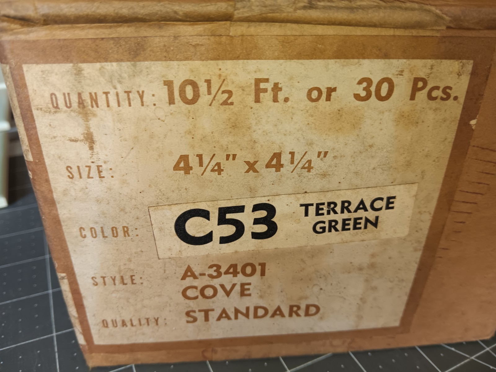 GREEN SPECKLED Antique Tile Cove Base Wall Floor 70 pieces total NEW BOX Vintage