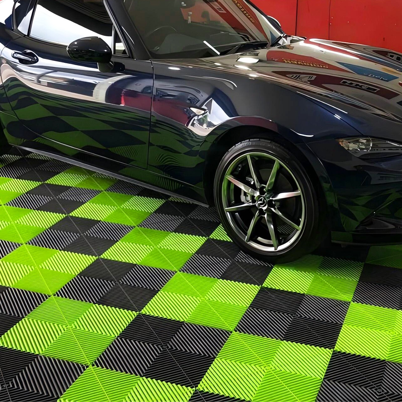 15.7” x 15.7” Interlocking Garage Floor Tiles 25/50Pcs Vented Water Drainage