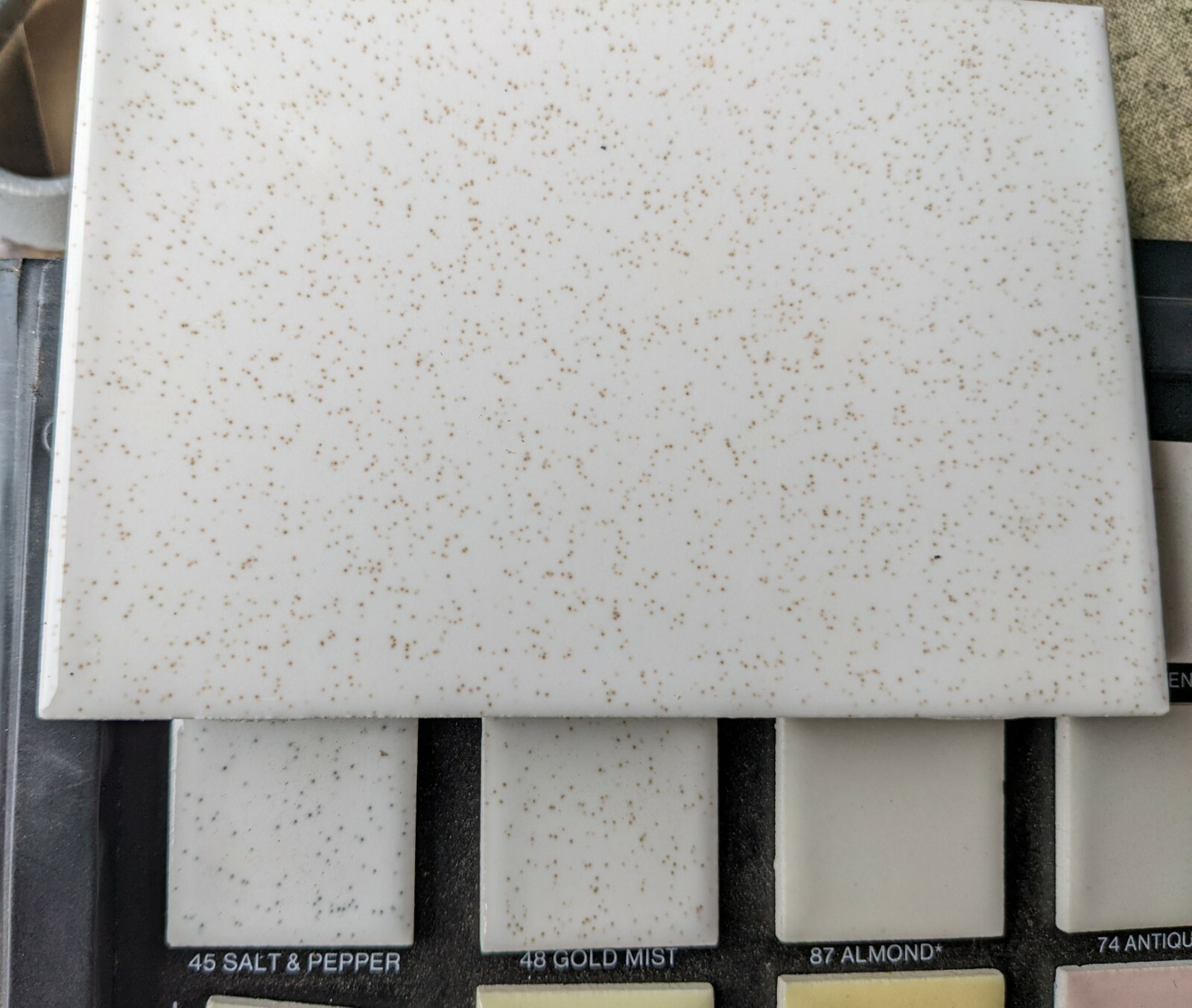 2 pcs American Olean Gloss Gold Mist #48 Gold specks Ceramic Tile 6″ x 4-1/4″