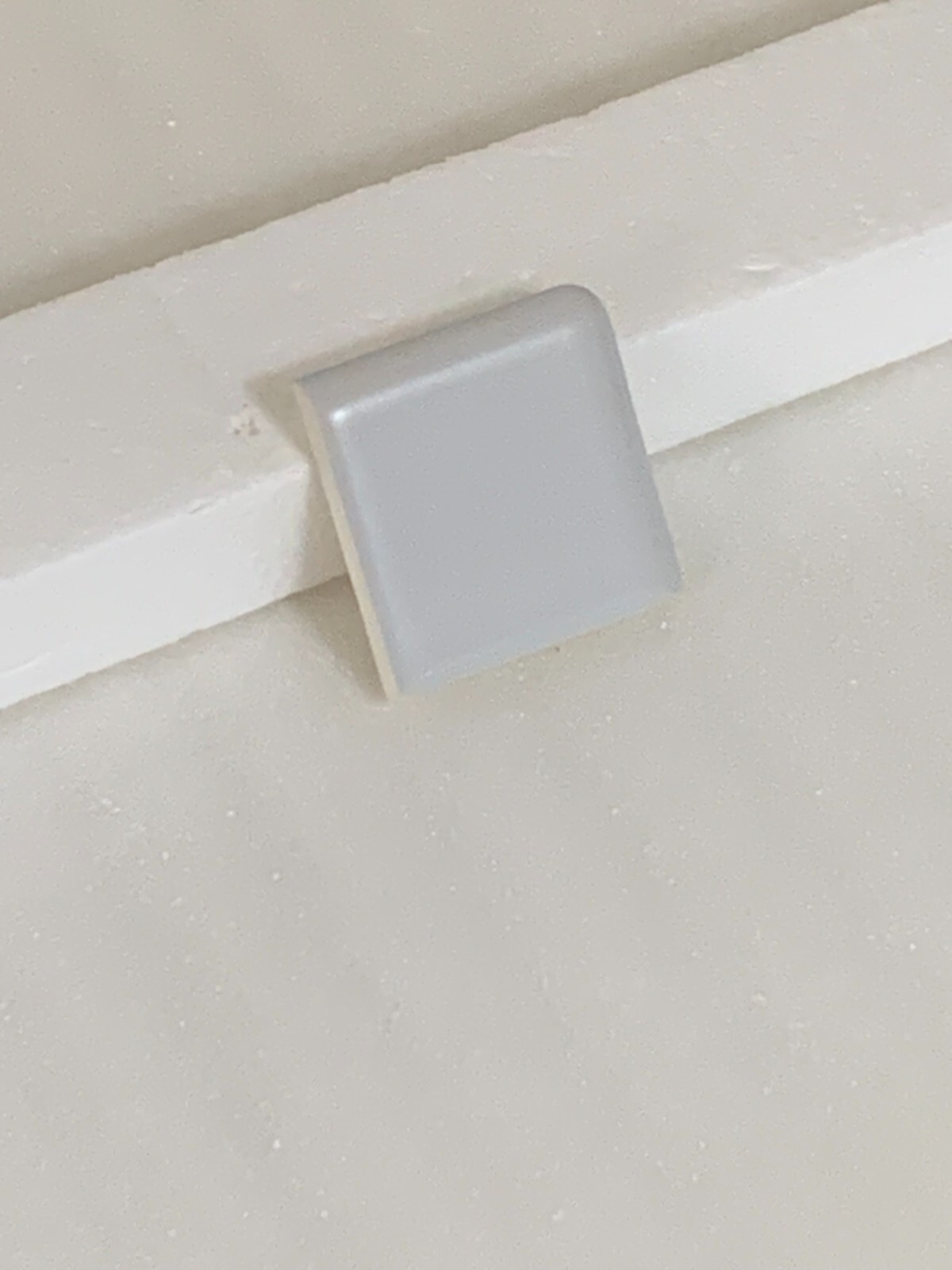 New Florida Pearl#719 Matte 2″ x 2″ Flat Surface Bullnose Corner *Shade 555*