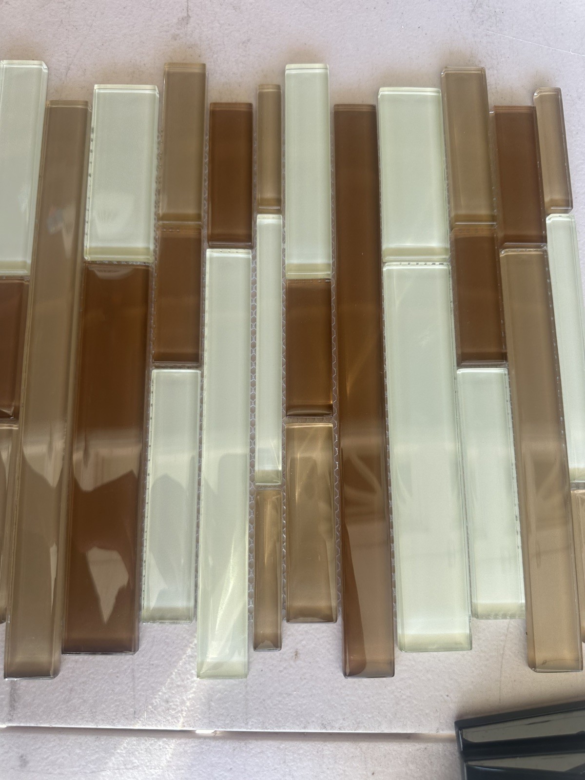 Light Beige Mix Glossy Glass Mosaic Staggered Mesh Mounted