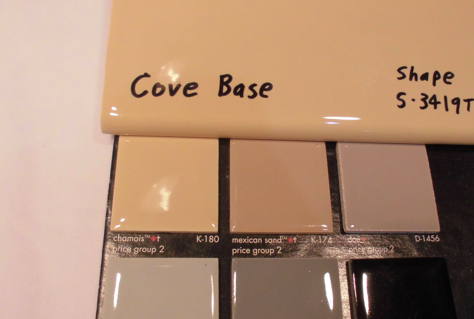 1 pc. Chamois -Tan Round Top Cove-Base Ceramic Tile: 6″ X 4-1/4″ By Daltile, NOS