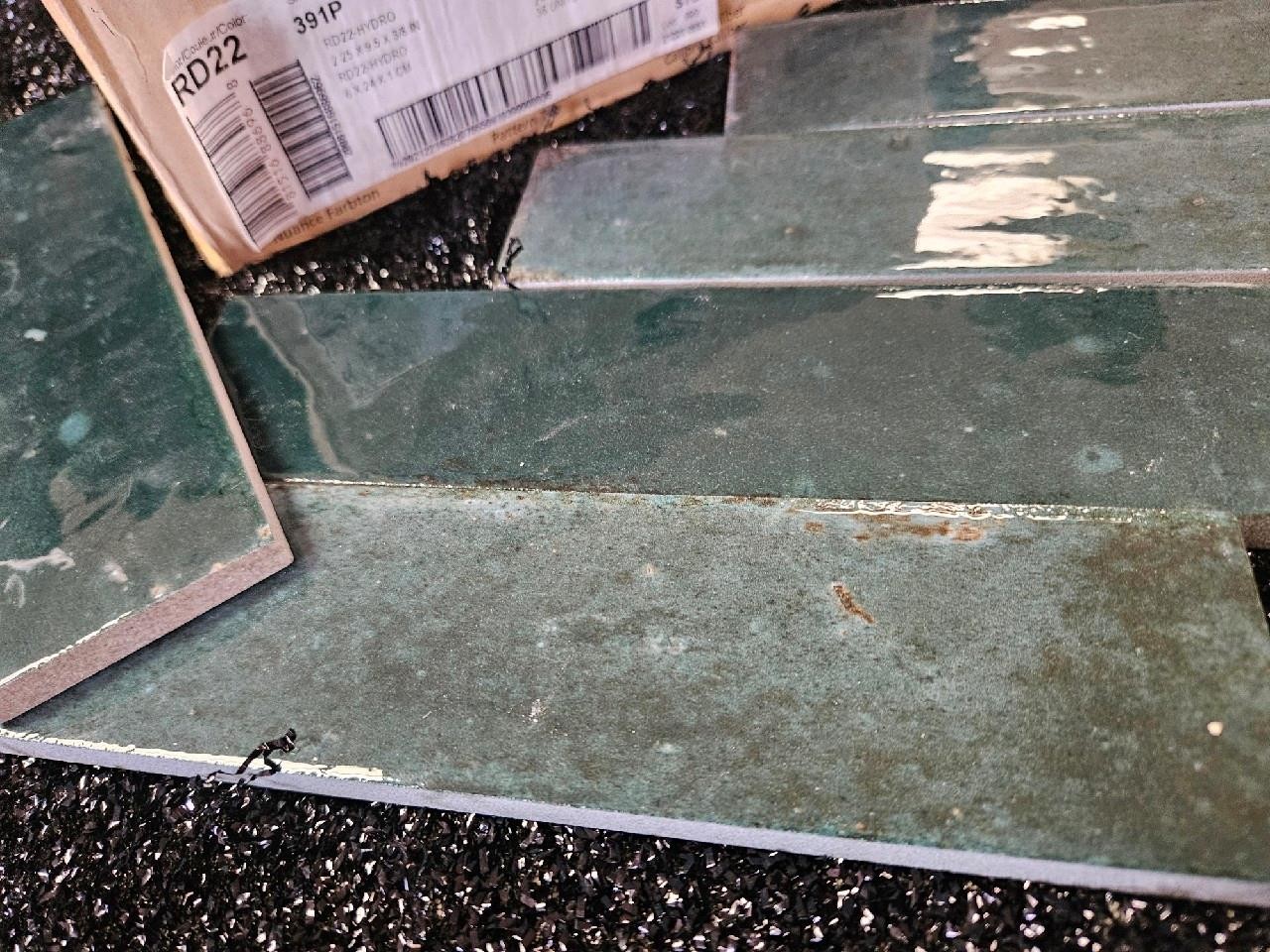 CASE OF 36 CERTIFIED PORCELAIN 2.25X 9.5X3/8″ TILE ITALIAN 391P RD22 HYDRO GREEN
