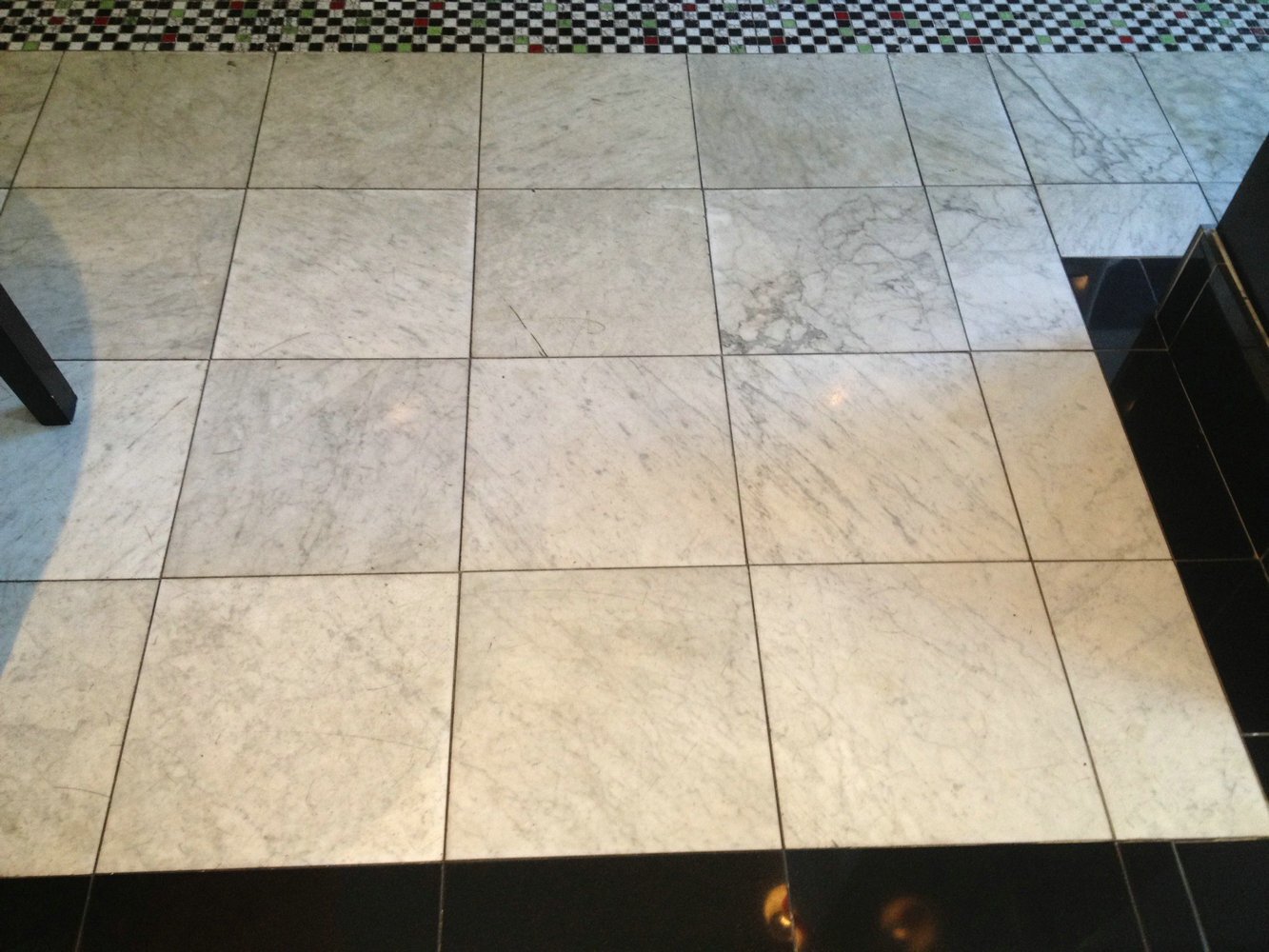 C46P 24×24 Carrara White Tile Polished Bianco Venato Carrera Marble Floor