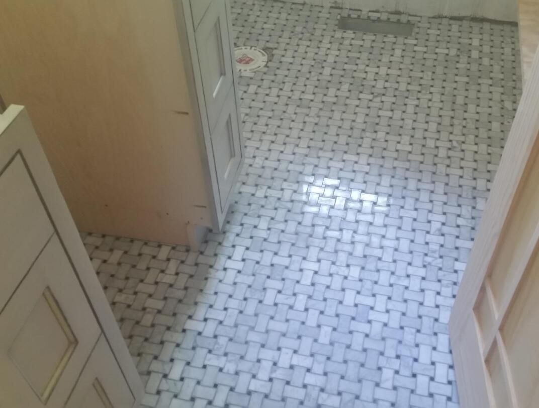C657XP Basketweave Carrara White Marble Mosaic Tile Dark Grey Dots Polished