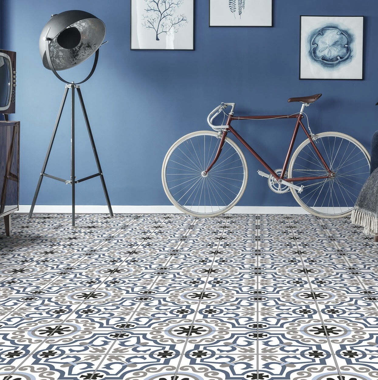 8×8 Versay Blue White Encaustic Pattern Porcelain Tile Squarefeet Depot (Box 10)
