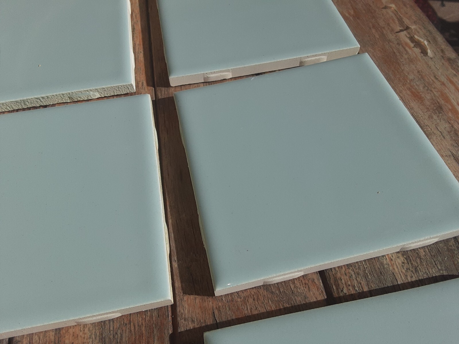 LOT OF 12 VINTAGE LIGHT GREENISH/BLUISH CERAMIC WALL TILE SQUARE 4-1/4″ X 4-1/4″