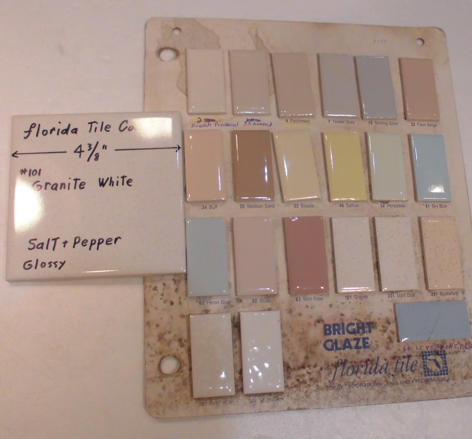 1 pc. Salt + Pepper / Granite White: 4-3/8″ Glossy Ceramic Tile by Florida Co.