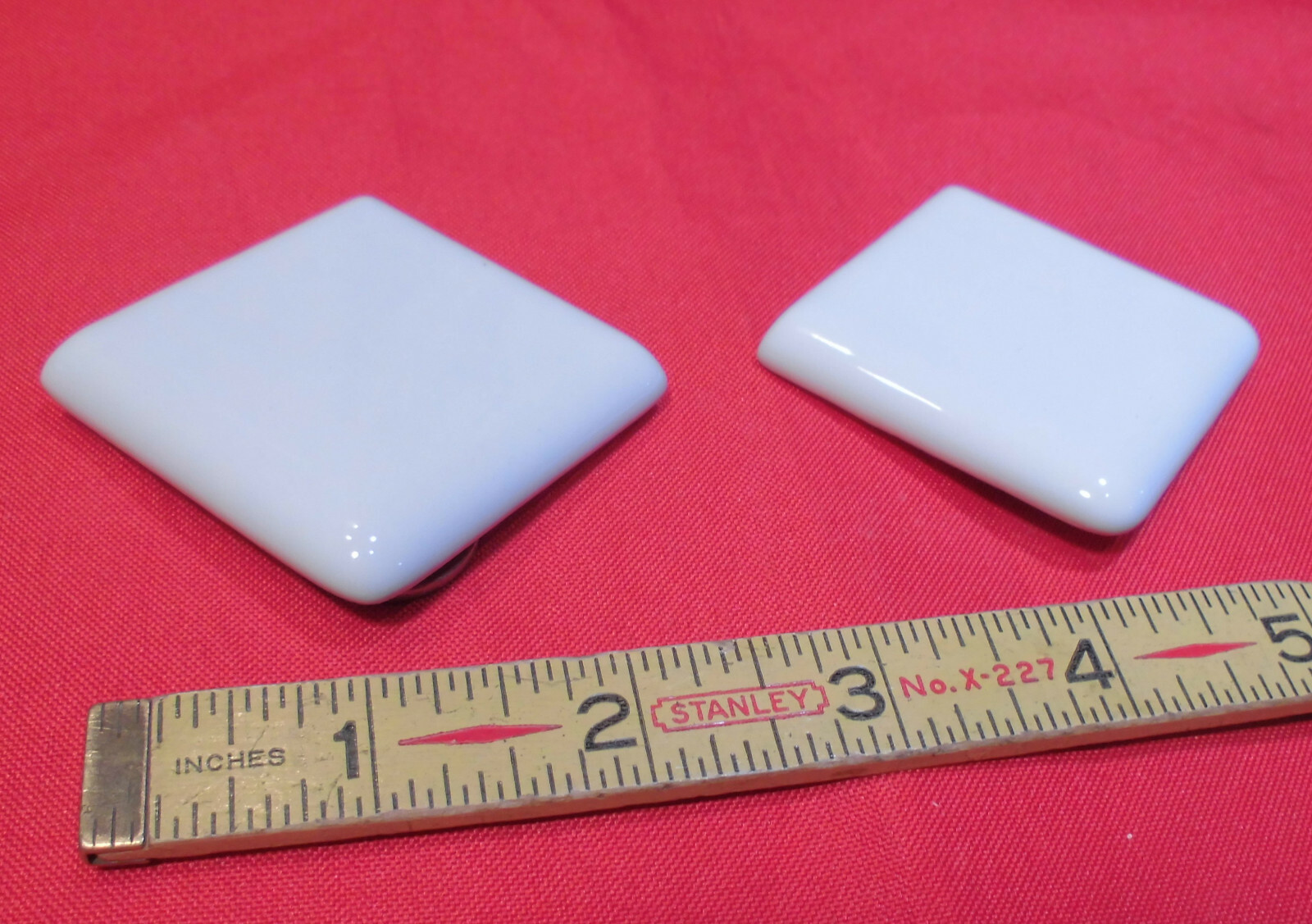 2 pcs. *Glossy Ice White* 2″ X 2″ X 5/16″ Ceramic Surface Bullnose Corner Tiles