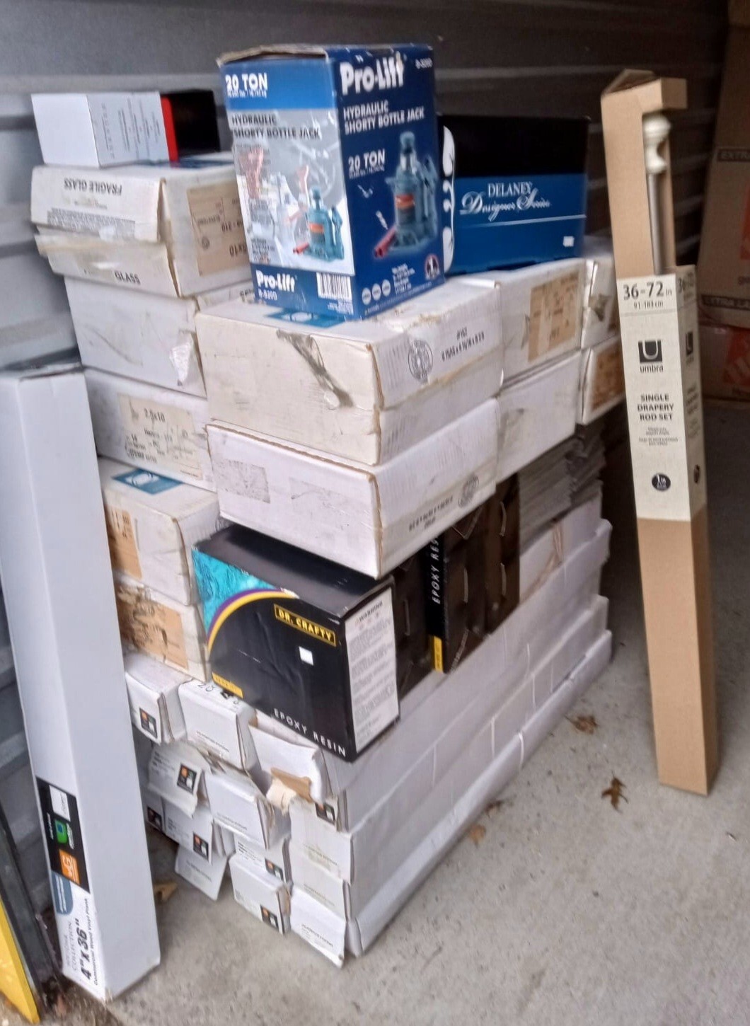 ***Builders Suplus Lot*** Luxury Vinyl** Glass Tile**Slate Tile and Much More