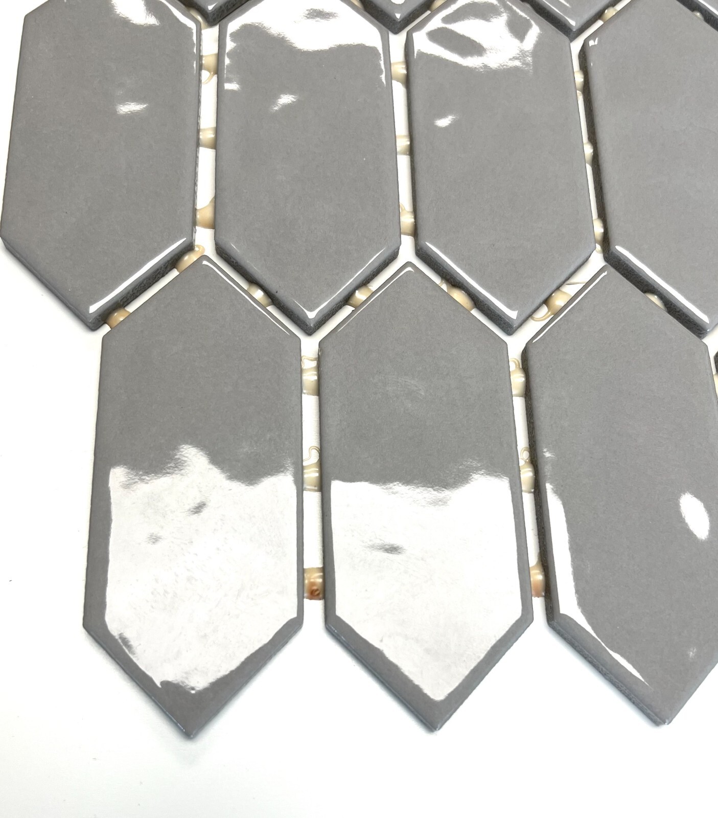 Ceramic Smoke Gray Undulated Picket Backsplash Bathroom Dot-Mounted Wall Tile