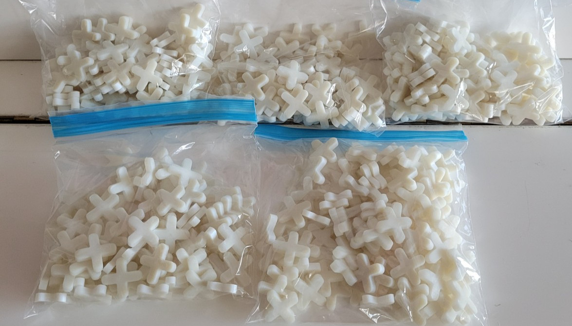 SUPERIOR FEATHERWEIGHT TOOLS CO WHITE SILICONE TILE SPACERS 550 PIECES