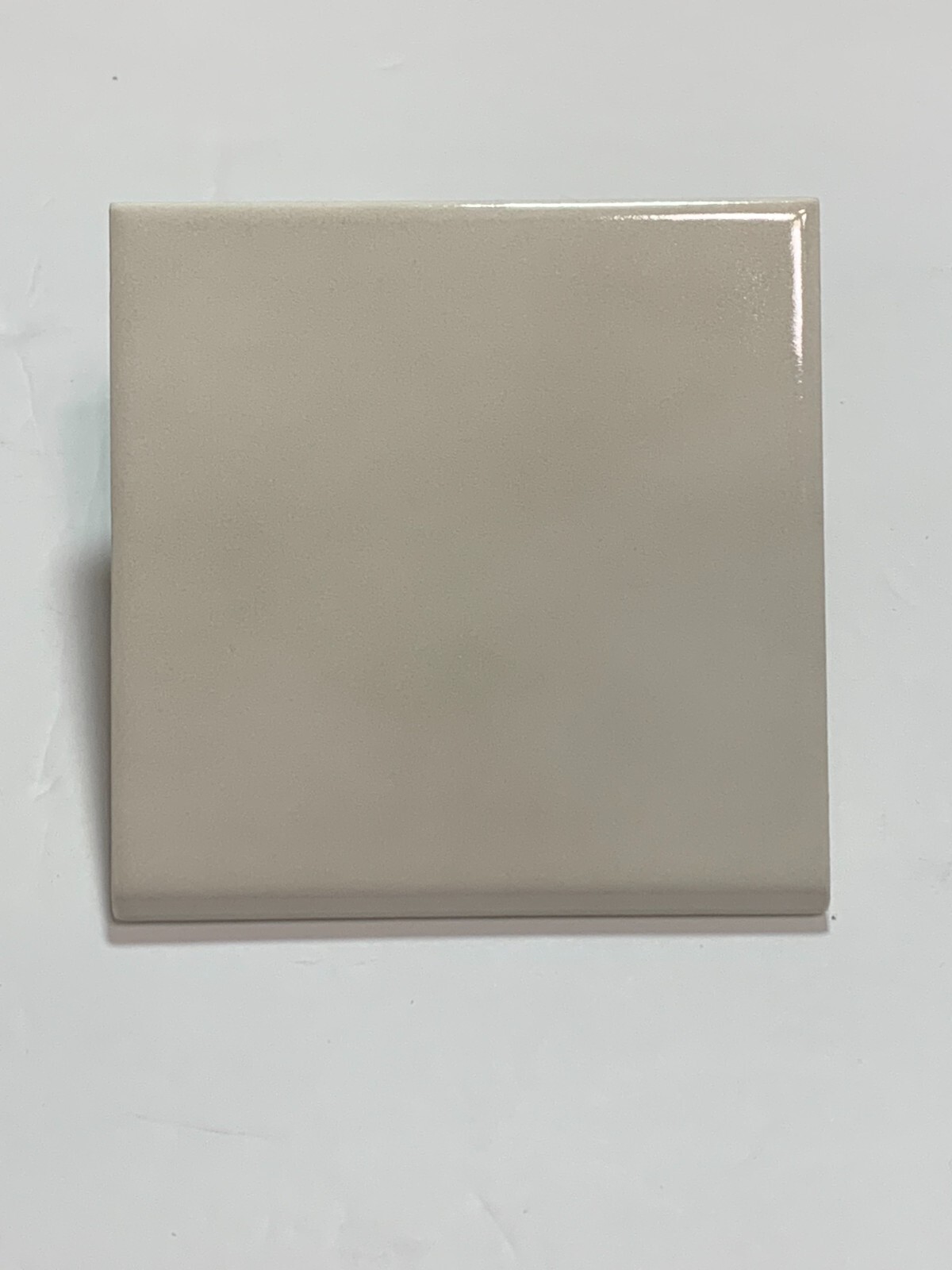 New Vintage Florida Ceramic Tile Almond 4 3/8″ x 4 3/8″ Bullnose Gloss