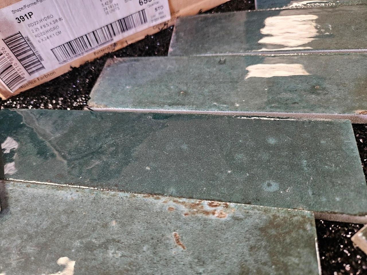 CASE OF 36 CERTIFIED PORCELAIN 2.25X 9.5X3/8″ TILE ITALIAN 391P RD22 HYDRO GREEN