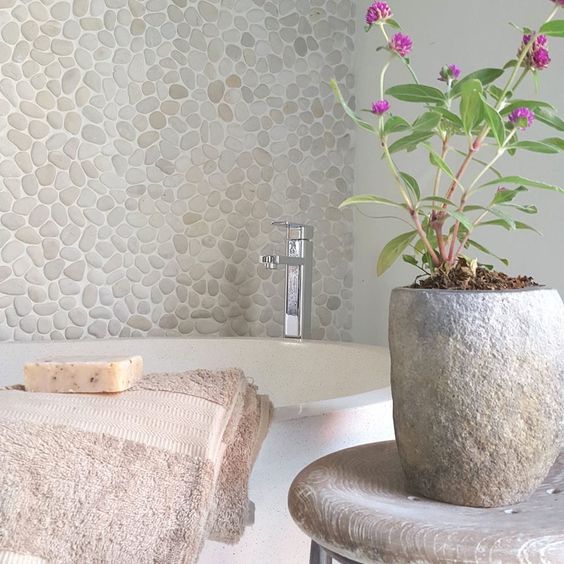 White Pebble Stone Tile Natural Round Tile River Rock Stone Mosaic Shower Floor