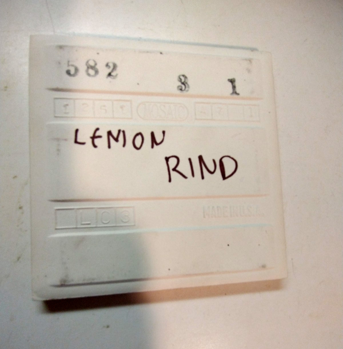1 Wall Tile Mosaic USA 4-3/8″ Sq. Gloss Pale Lemon Rind Yellow Ceramic 1950s Vtg