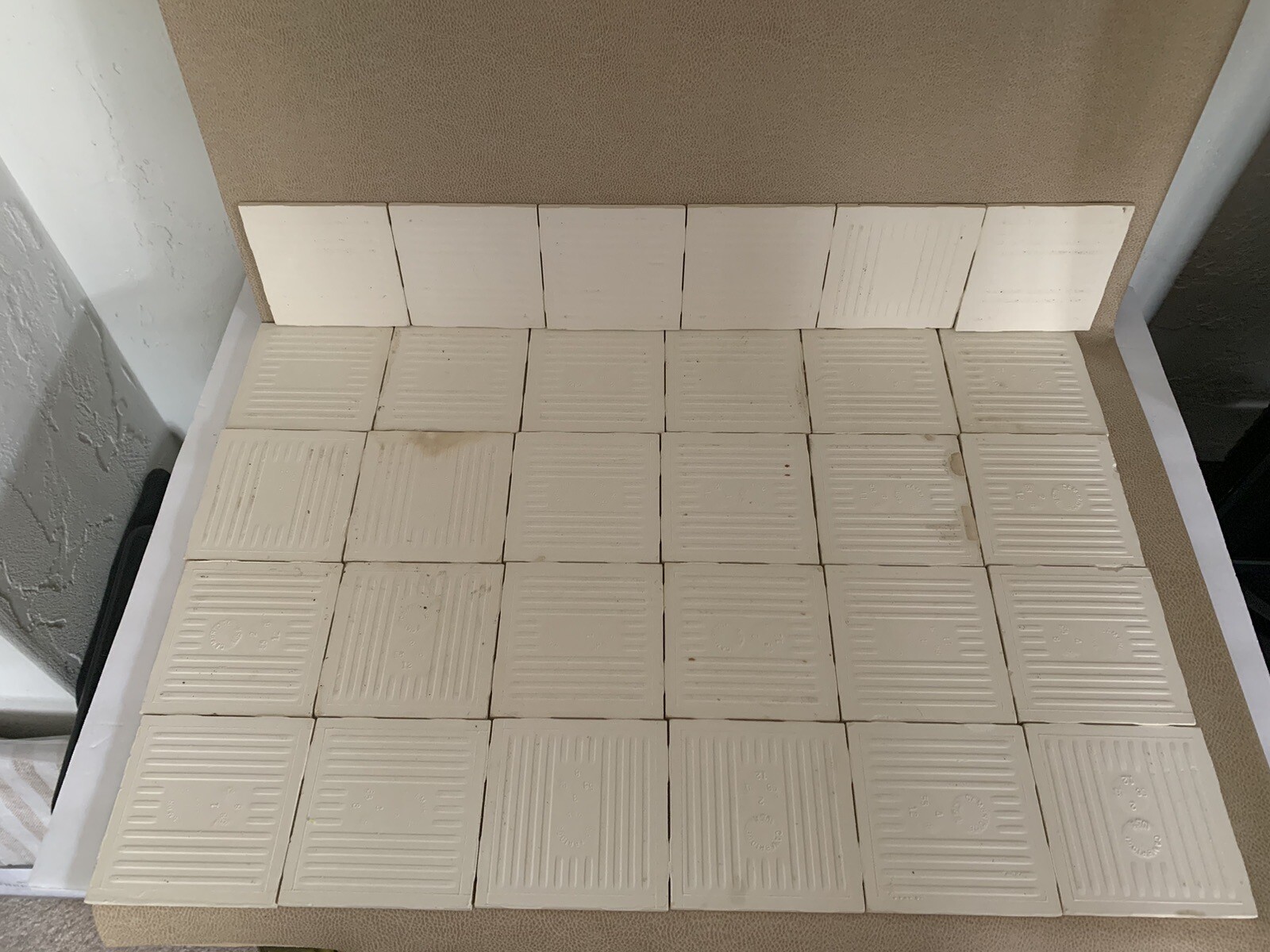 Lot of 30 Vintage Ceramic Cambridge Tiles 4 1/4″ Beige Speckle Glossy
