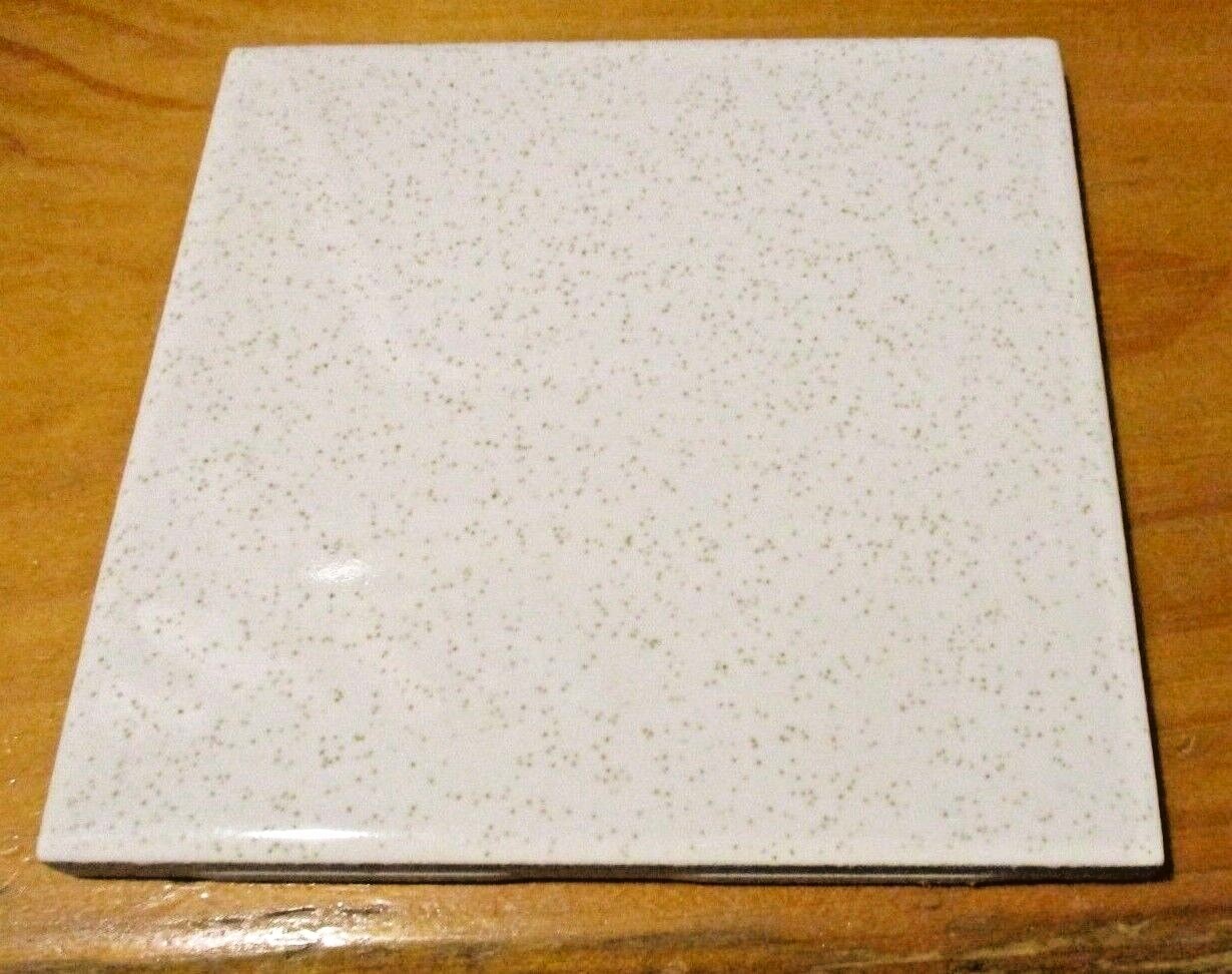 1 Wall Tile Ft Florida USA 4-3/8″ 1970 Gloss Brown Speckled Oatmeal on Off White