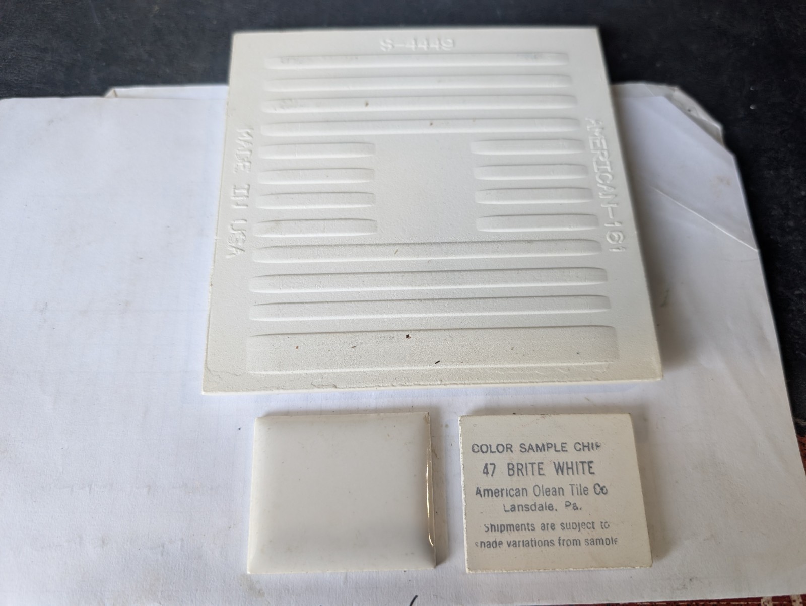 2 pcs American Olean Gloss Brite White #47 S4449 Tile Thin set Bullnose 4-1/4″