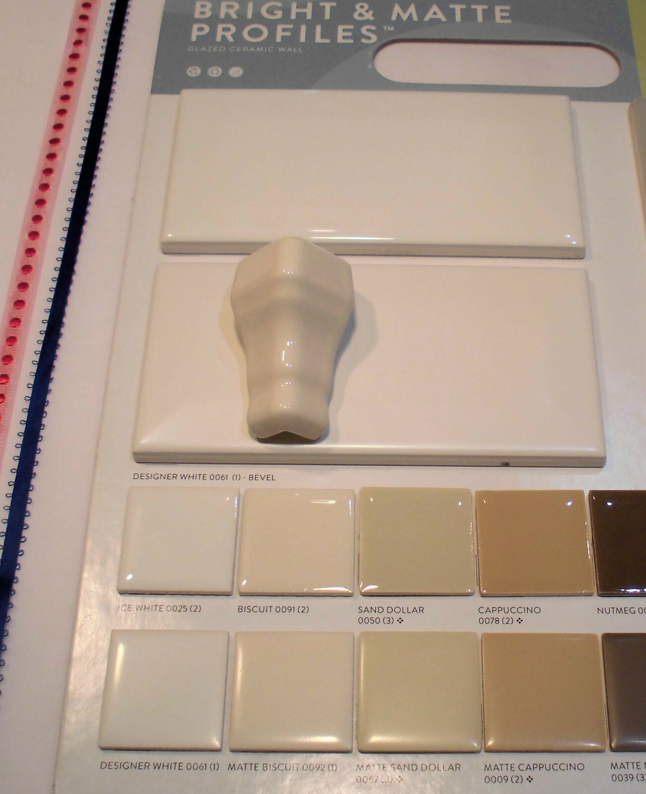 Biscuit Ceramic Chair Rail Tile 2-1/2″ X 1″ Corner #22SRACN1P2 American Olean