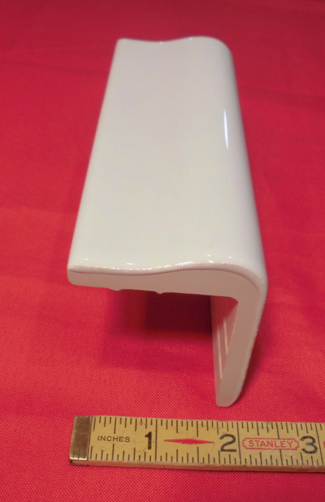1 pc. *Bright Glossy White* V Cap Ceramic Trim Tile: Counter Top Edging, New