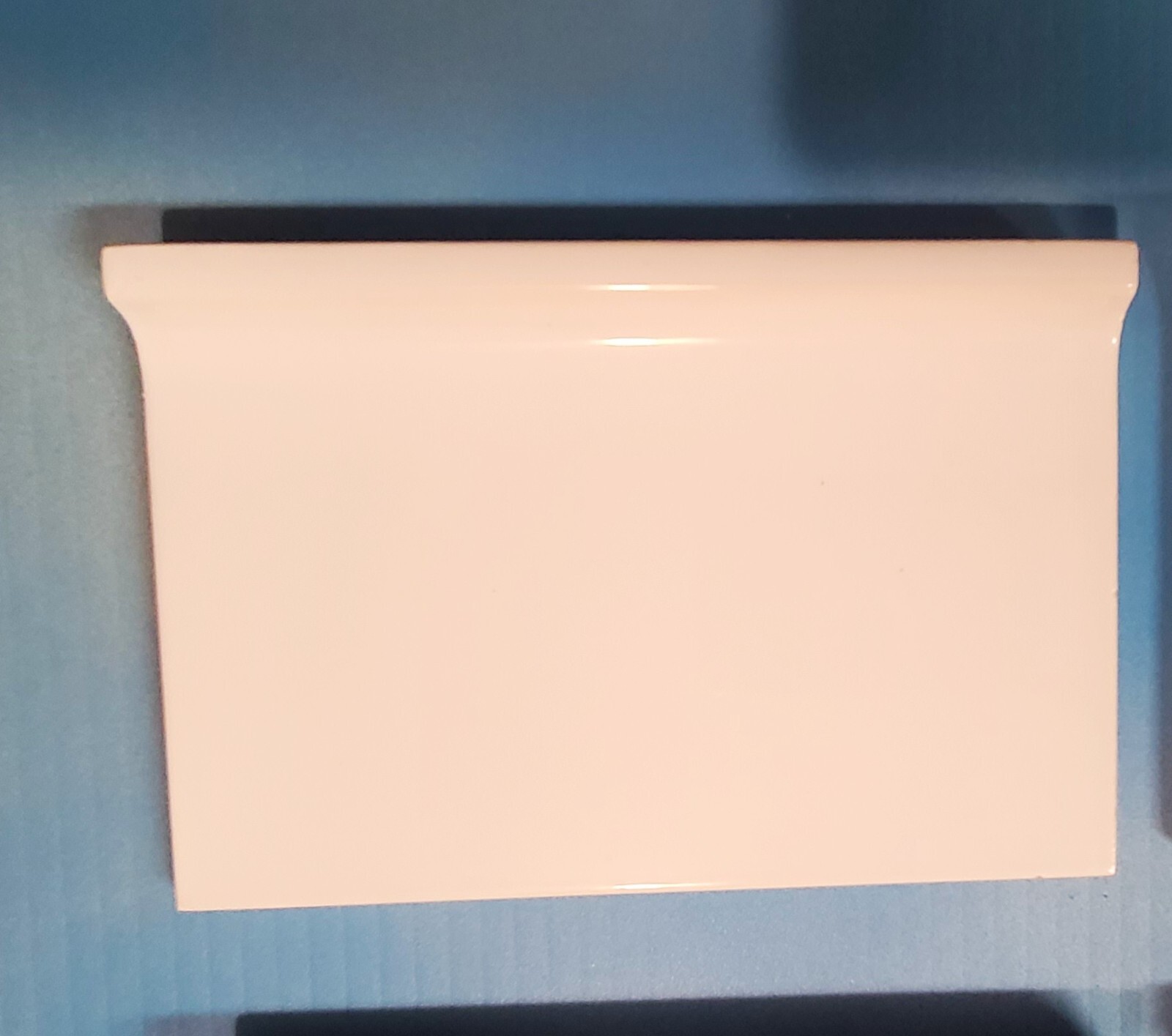 Vtg 4×6 Gloss White Radius Sanitary Cove Base Ceramic Tile DK #A-1663 *4 Pc. NOS
