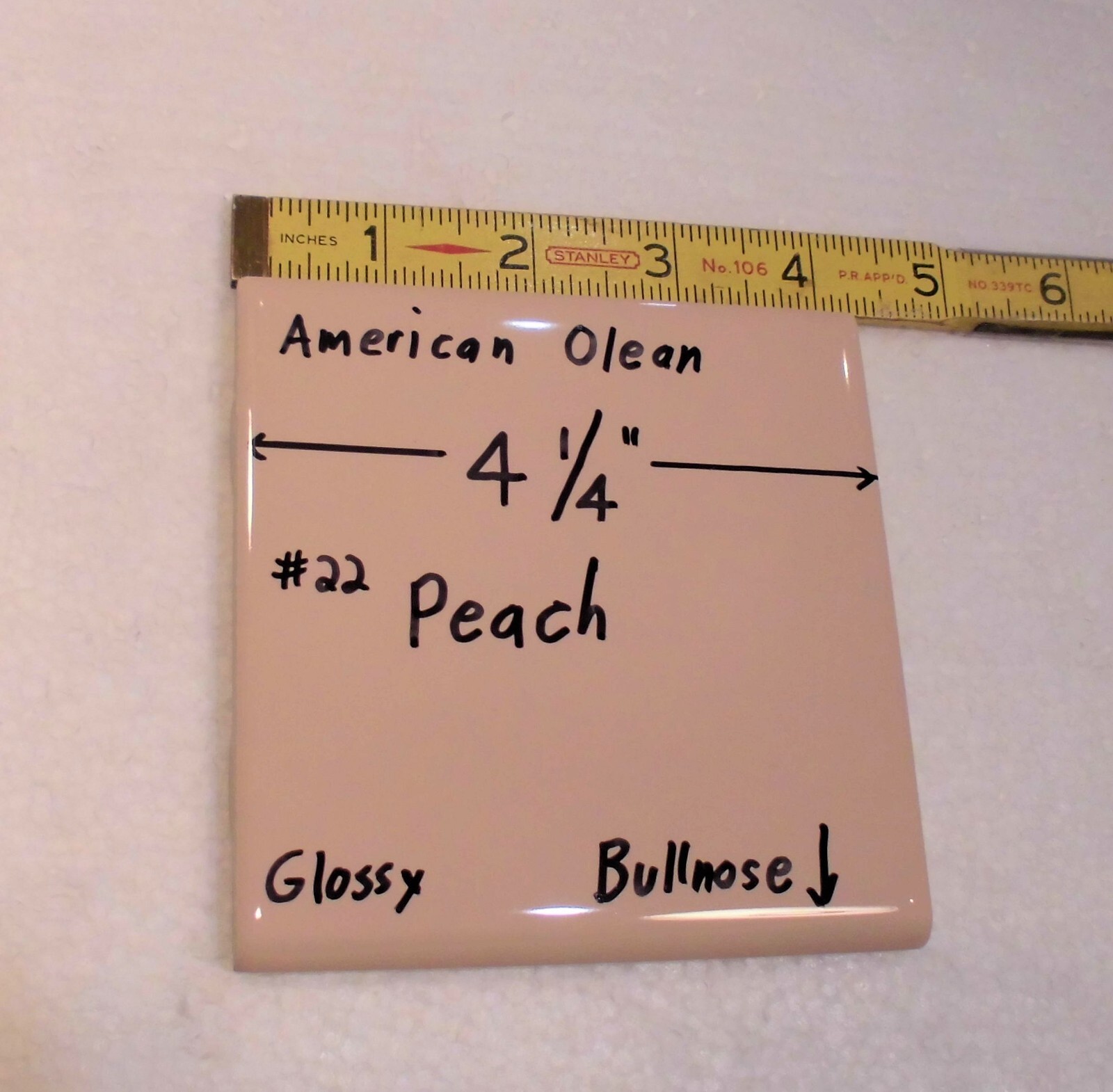 1 pc. *PEACH COLOR* Glossy Bullnose Ceramic Tile #22 by American Olean 4-1/4″