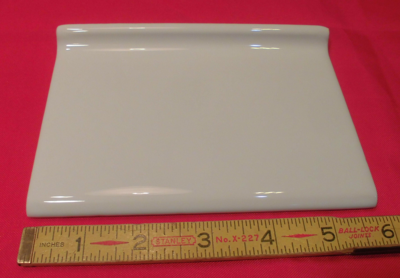 1 pc. Glossy White Bullnose Top: base/cove Ceramic Tile: 4-1/4″ X 6″ NEW-STOCK
