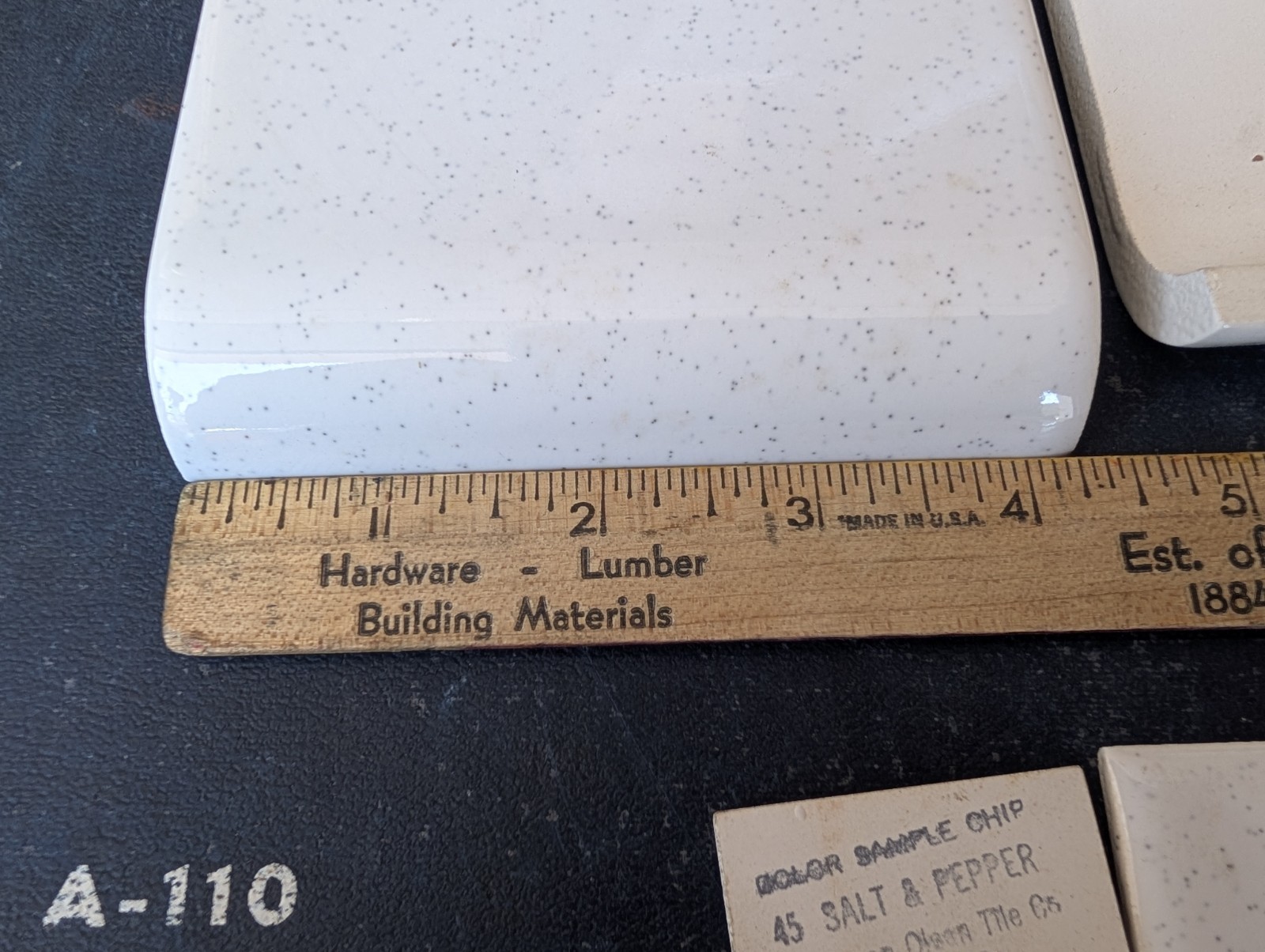 2 pcs American Olean Salt & Pepper #45 A4402 Ceramic Tile Mud Bullnose 4-1/4″