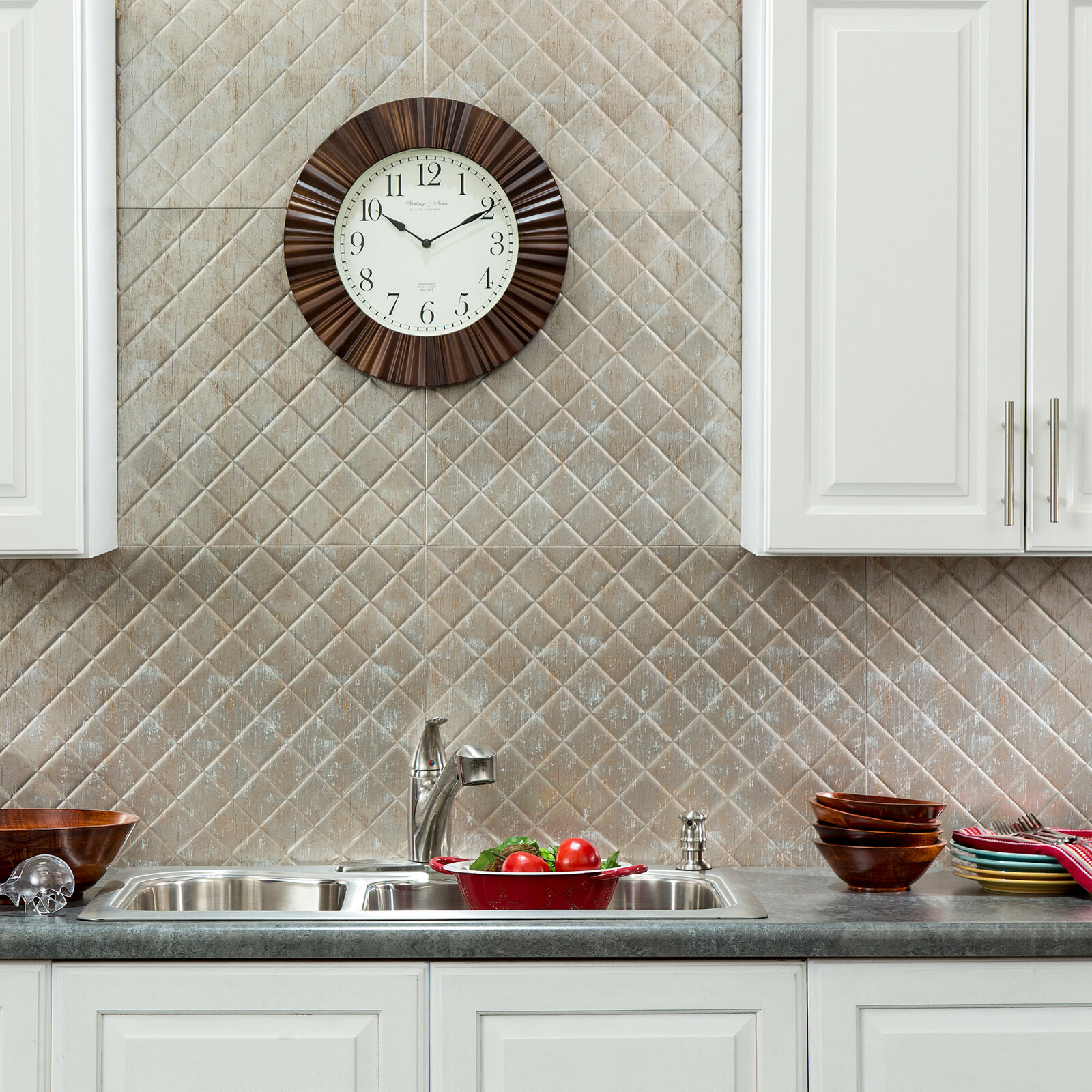 Fasade 18in x 24in Quilted Backsplash Panels