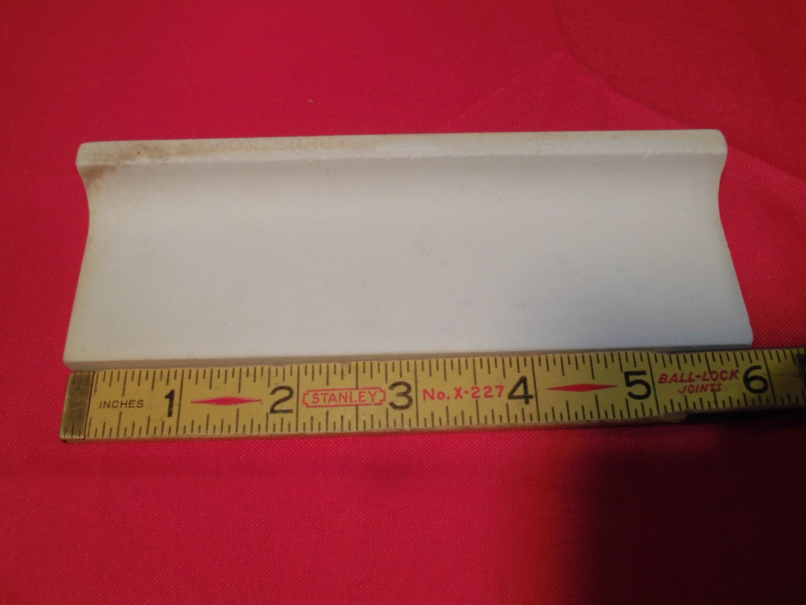 1 pc. “Pale Green Splattered” Ceramic Tile: 2″ X 6″ Glossy Radius Bullnose: NOS