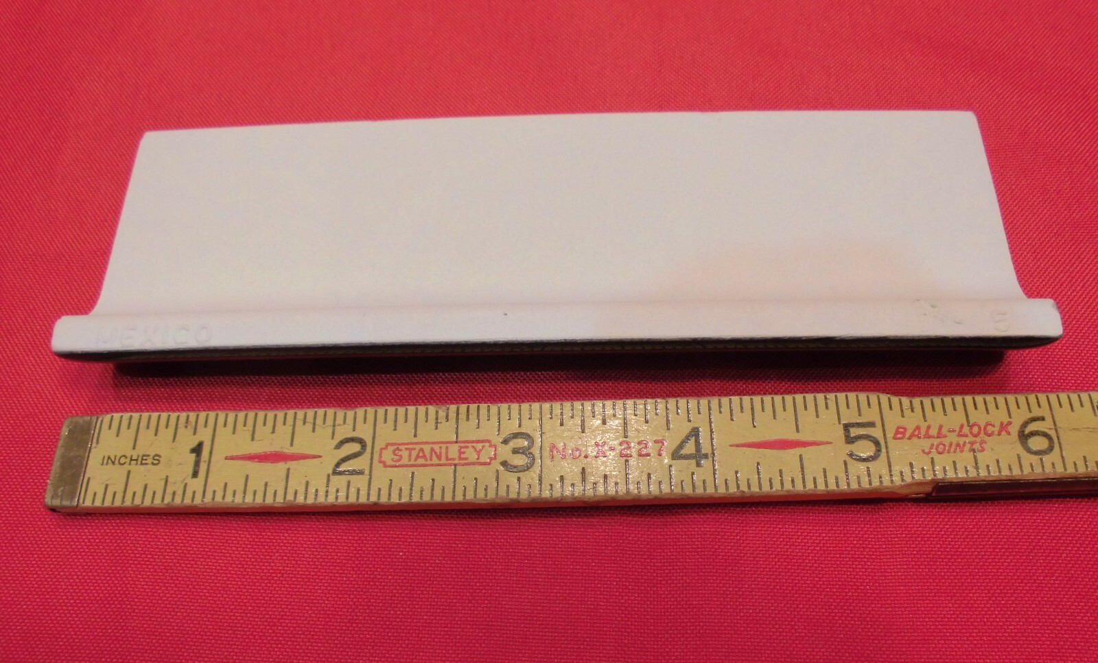 1 pc. Glossy Black 2″ X 6″ X 5/8″ Ceramic Radius Bullnose Tiles, Mud-Caps, New