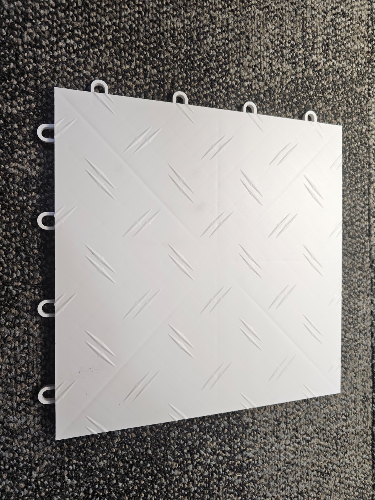 MotoFloor MF12OREO 12″ x 12″ Modular Garage Flooring Completer Black and White
