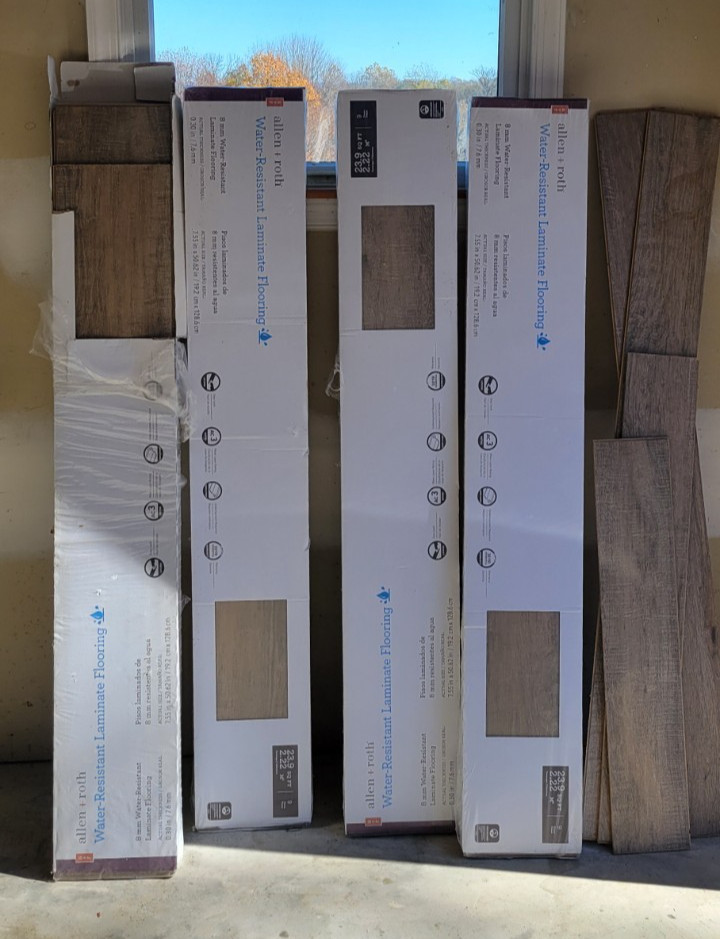 Allen Roth (Lowes) Urbanite Oak Water Resistant Laminate Flooring Click Lock