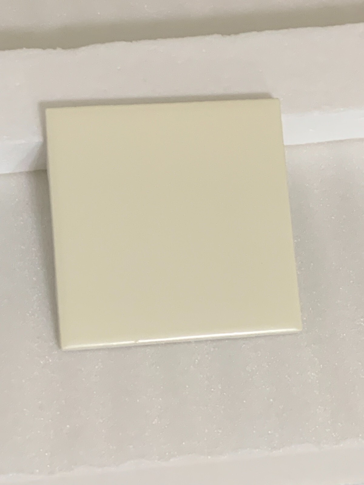 New Ceramic Daltile 4 1/4″ x 4 1/4″ Crisp Linen #0739 Matte