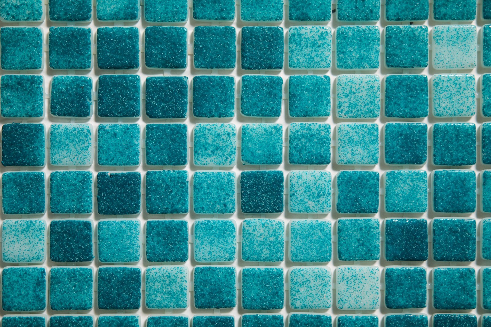 Pressed Glass Mosaic on Pool Net 32.5×51.5 – Bahamas Pool Matt