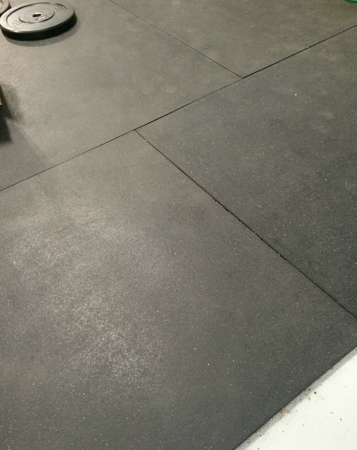 25 PCS – 4×6′ 3/4″ SMOOTH RUBBER FLOOR GYM MATS – COMMERCIAL CROSSFIT – 600 SF