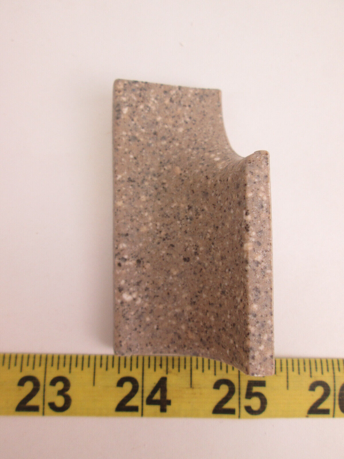 New NOS Daltile Ceramic Tile Right Outcorner Corner Uptown Taupe Speckle D202
