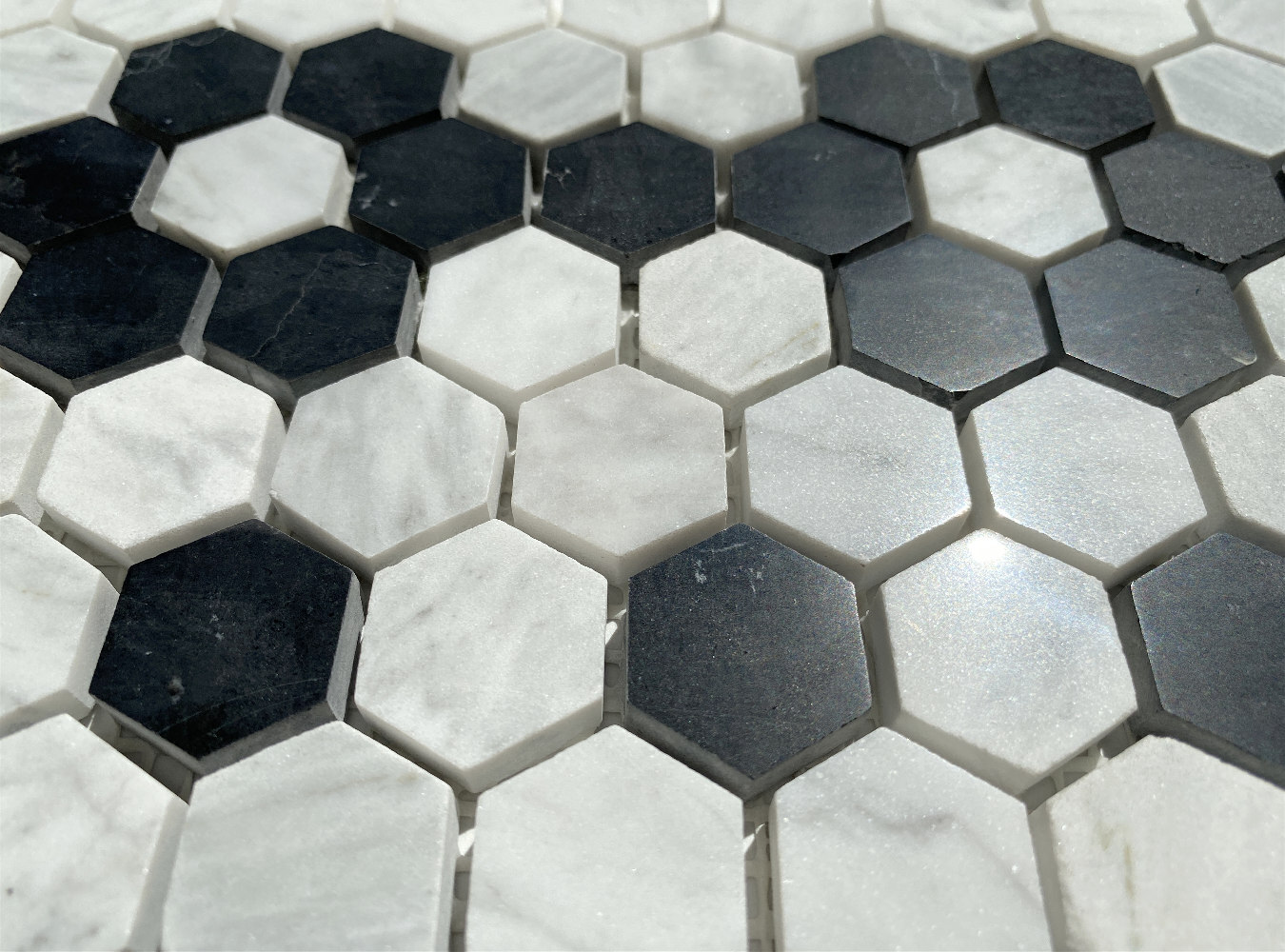 C31B2XP Carrara White Marble Hexagon Mosaic Border Flower Tile Polished 1″