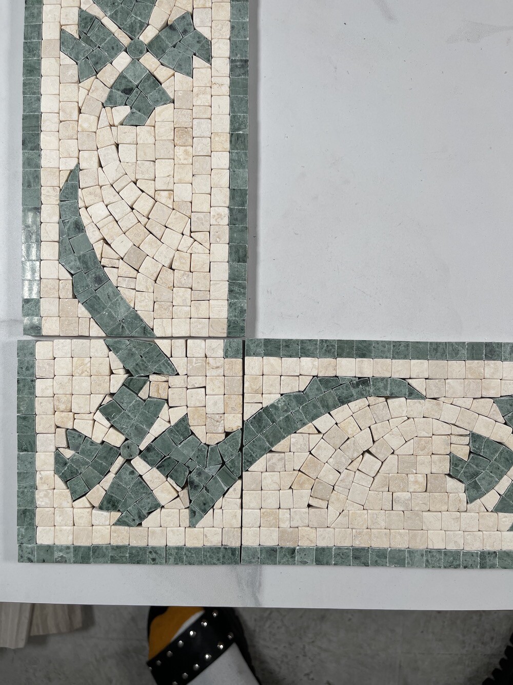 B0047PT Marble Mosaic Border Listello Accent Tile Clover Green 4.7×12 Polished