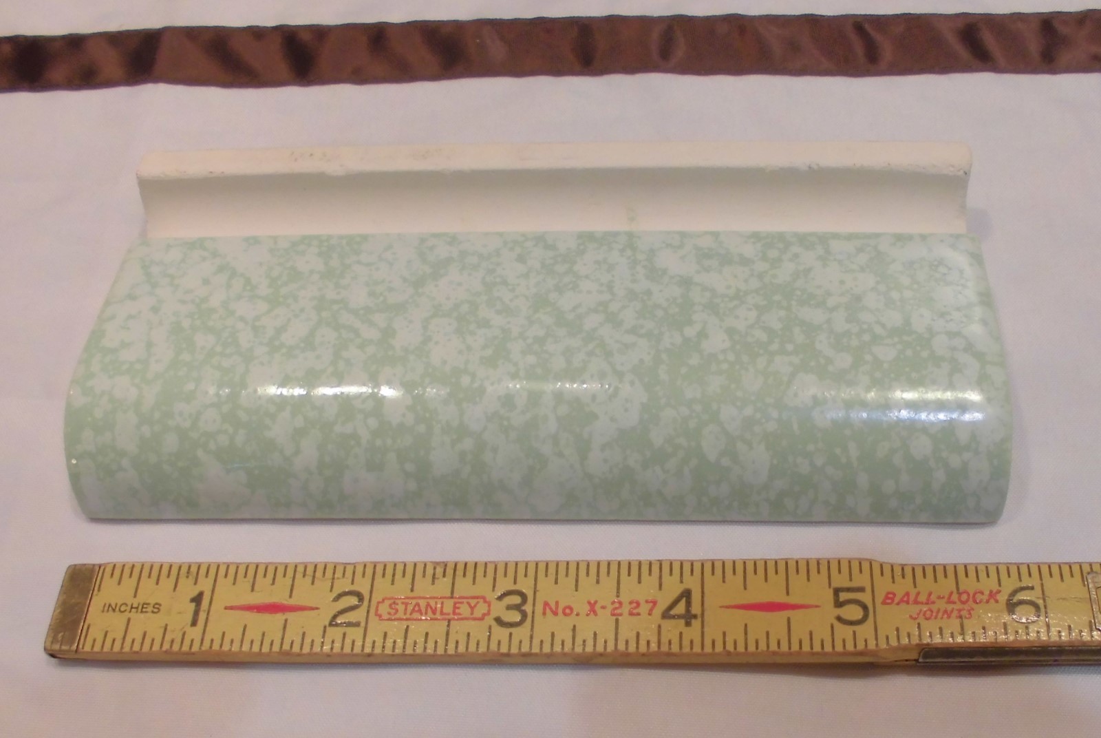 1 pc. *Molted Spring Green* Vintage Glossy Ceramic Radius Bullnose Tile; NOS